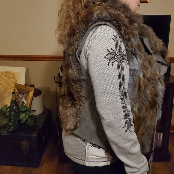 RABBIT FOX SUEDE FUR VEST - Picture 3 of 5
